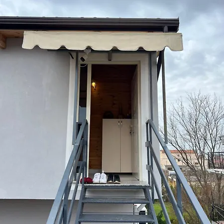 Apartment 040 *